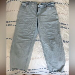 Abercrombie Size 33 Mom High Rise Jeans, light wash